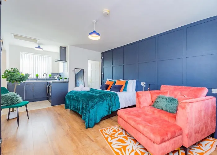 Studio Annexe By Papermill, Deeside - En-Suite, Heswall
