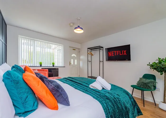 Studio Annexe By Papermill, Deeside - En-Suite, Heswall