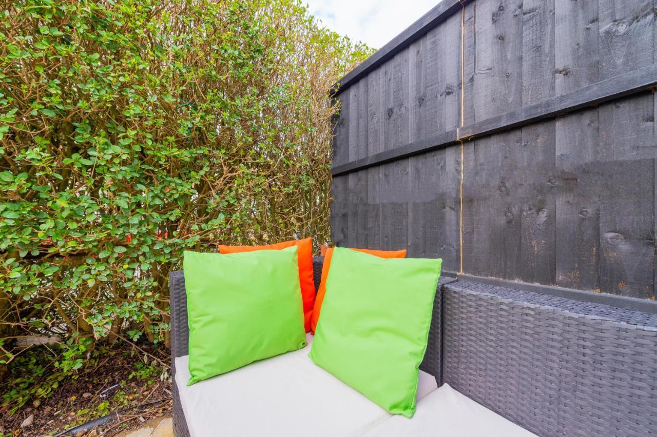 Annexe By Papermill, Deeside - En-suite, * Heswall